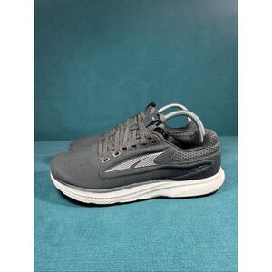 Size 8.5 - Women’s Altra Escalante black/white shoes